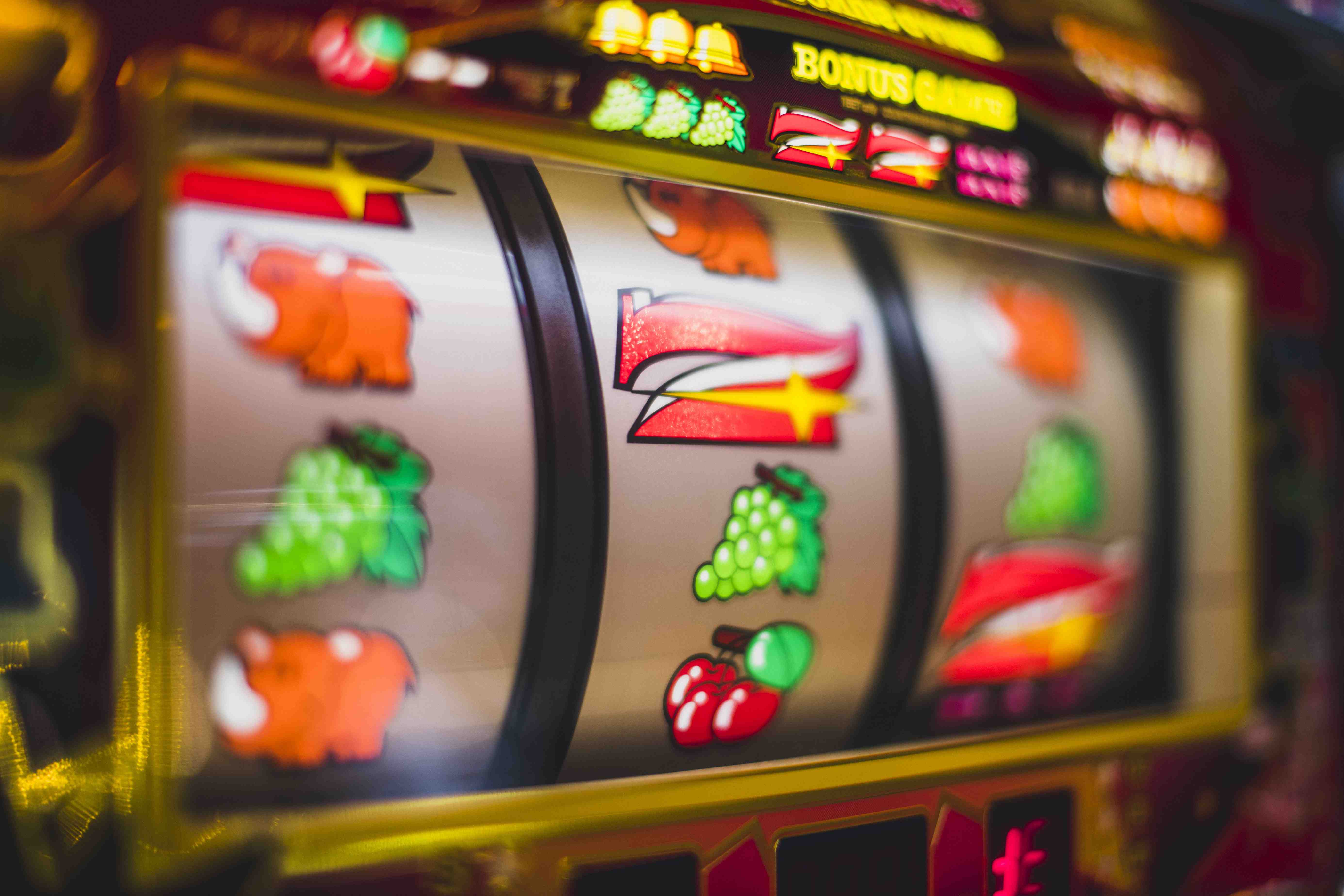 Người dùng Việt Nam trải nghiệm slot online và live casino trên mobile 78wwi